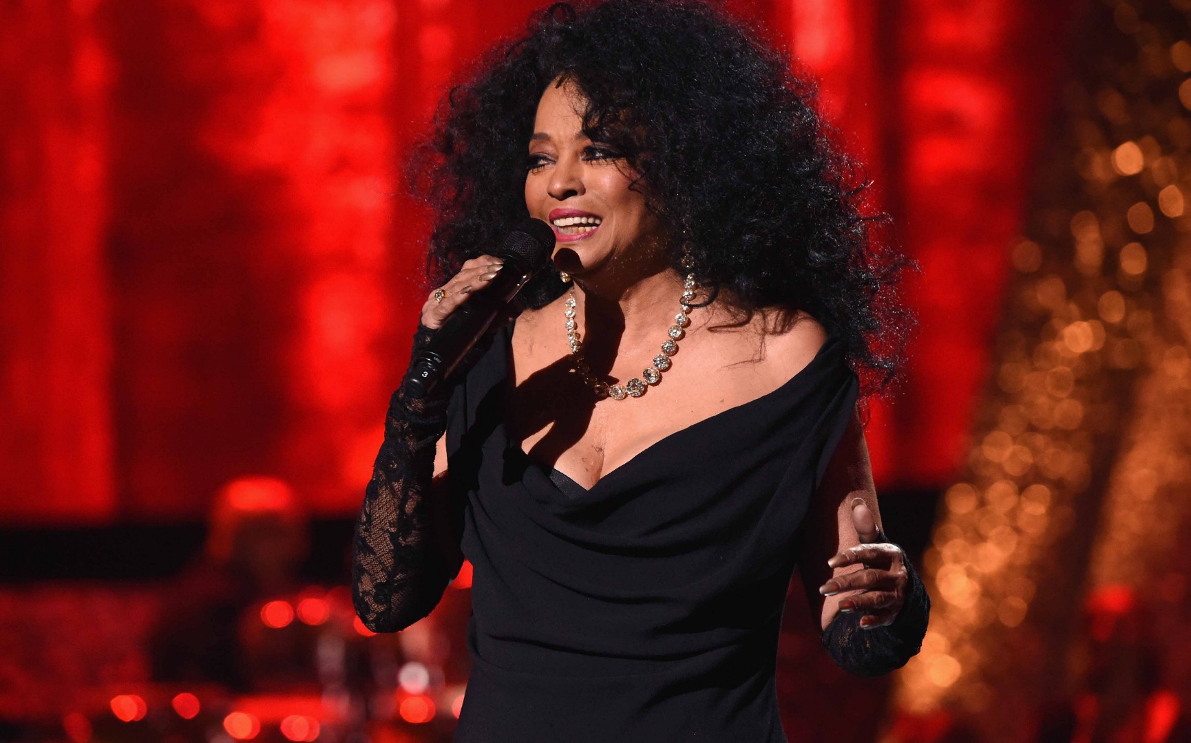 Η εξομολόγηση της Diana Ross: «Αισθάνθηκα σαν να με βίαζε ο ελεγκτής στο αεροδρόμιο»