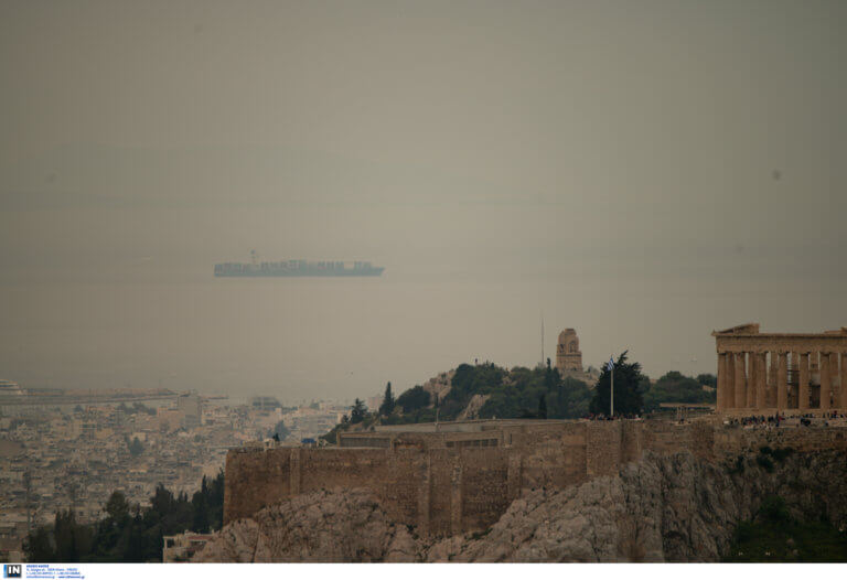 Απρόβλεπτος ο καιρός αύριο: Υψηλές θερμοκρασίες, αφρικανική σκόνη και τοπικές βροχές