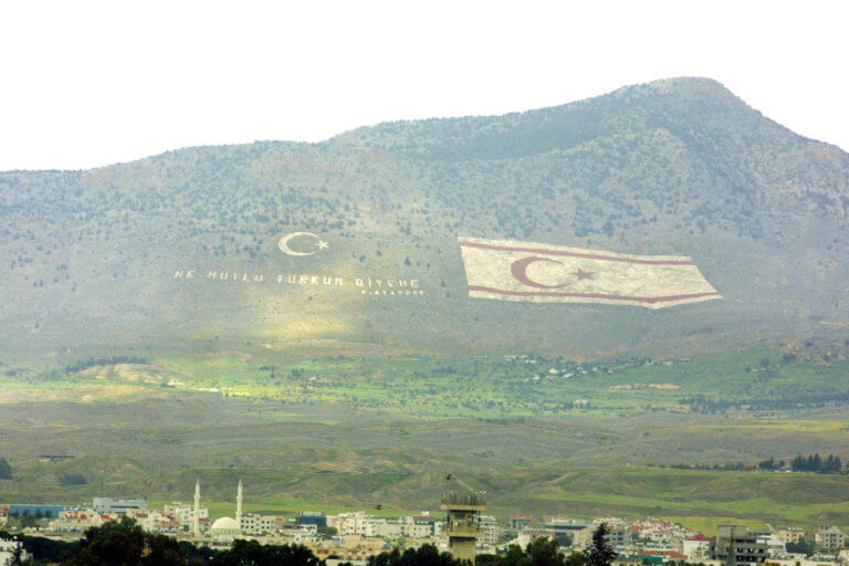 Πέφτει η κυβέρνηση στα Κατεχόμενα! Παραιτήθηκαν ο πρωθυπουργός και ο αντιπρόεδρος