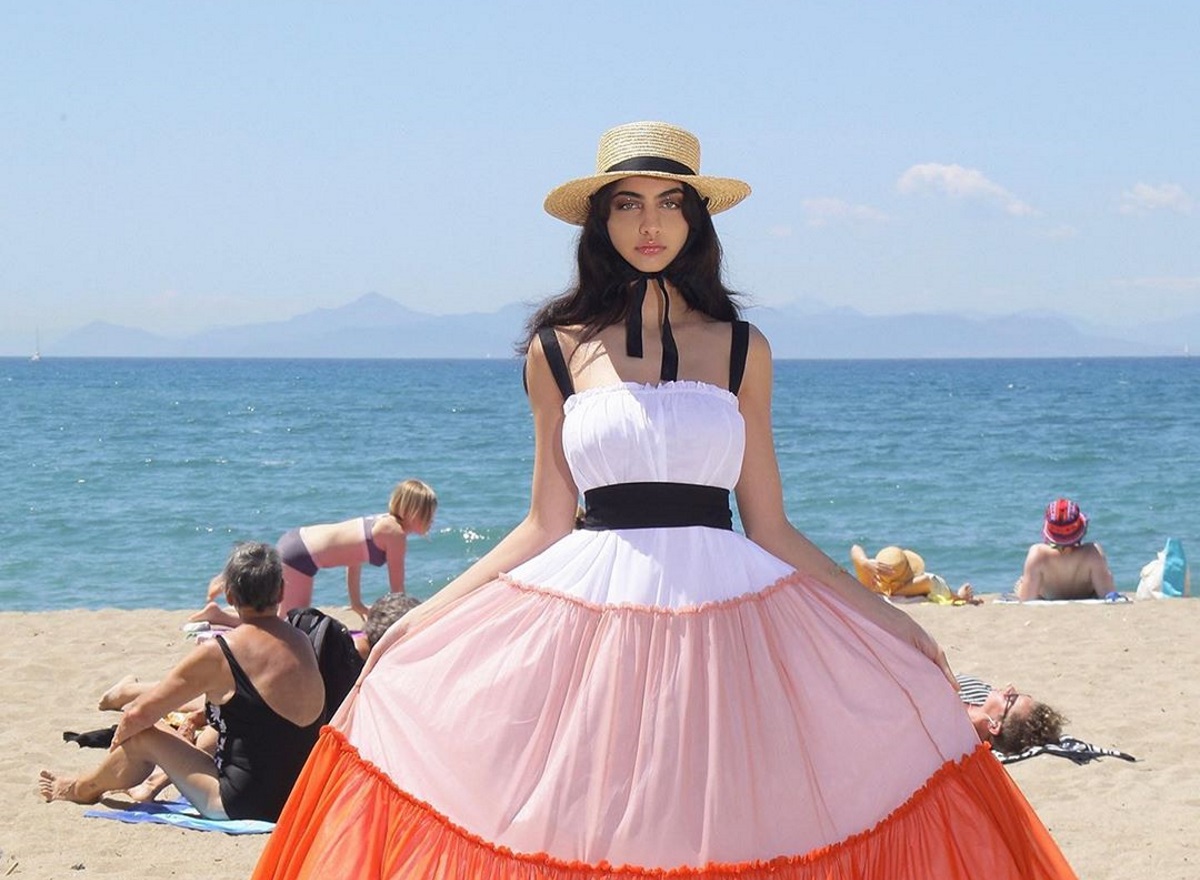 Ειρήνη Καζαριάν: Εντυπωσιακή σε νέα φωτογράφηση μόδας με φόντο τη θάλασσα
