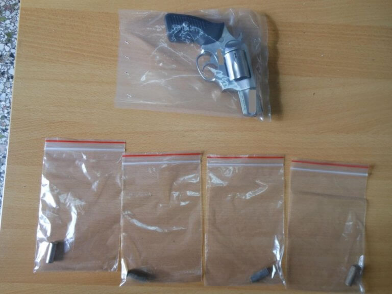 Αυτό είναι το όπλο από το οποίο χτυπήθηκε η 8χρονη Αλεξία – Ανήκει στον 54χρονο! Το είχε κρύψει σε δεξαμενή πετρελαίου!