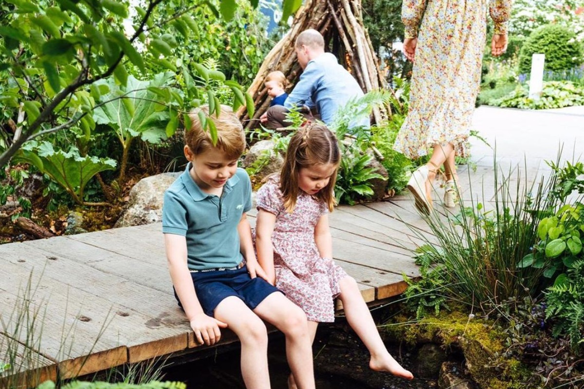 Πρίγκιπας William – Kate Middleton: Ανέμελα παιχνίδια με τα τρία τους παιδιά στους βασιλικούς κήπους!