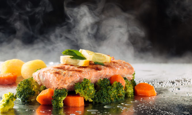 Αυτές είναι οι τροφές που θα σε βοηθήσουν να αντέξετε τη ζέστη