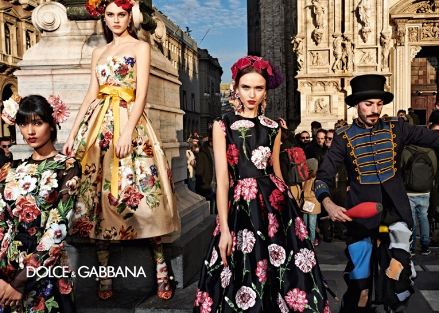 Η νέα campaign των Dolce & Cabbana φωτογραφήθηκε στους δρόμους του Μιλάνο!