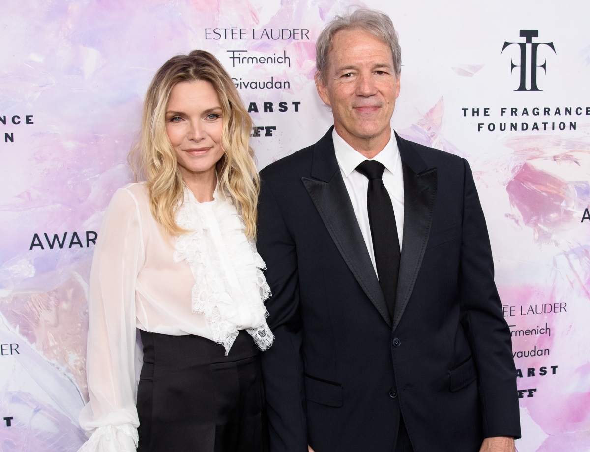 Michelle Pfeiffer: Σπάνια εμφάνιση με τον επί 26 χρόνια σύζυγό της στο κόκκινο χαλί! Φωτογραφίες