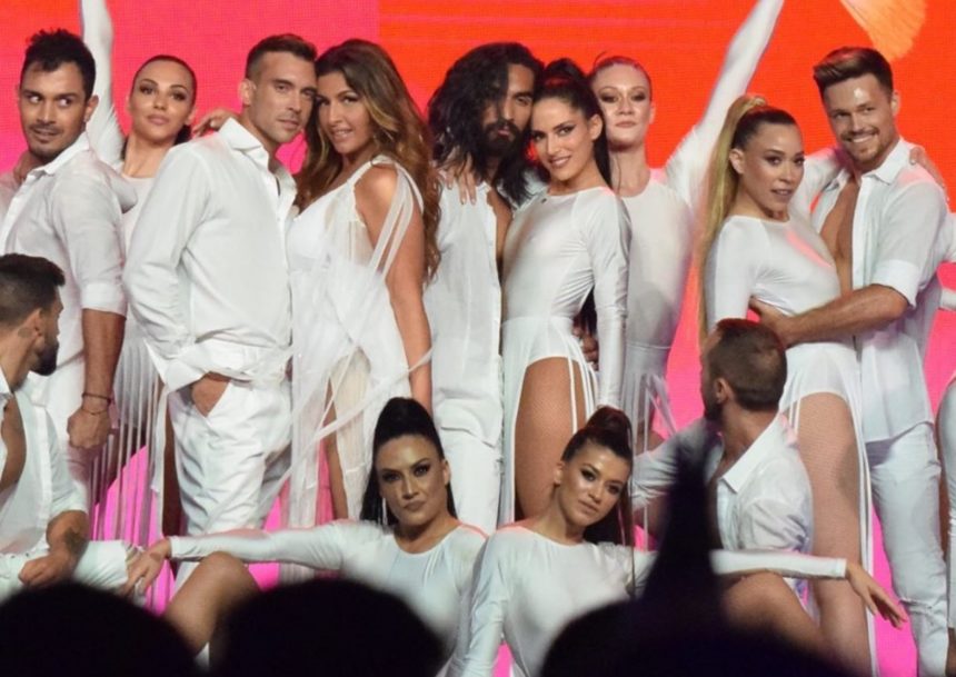 MAD VMA 2019: Η Έλενα Παπαρίζου έφερε το καλοκαίρι με την εμφάνισή της στη σκηνή! [video]