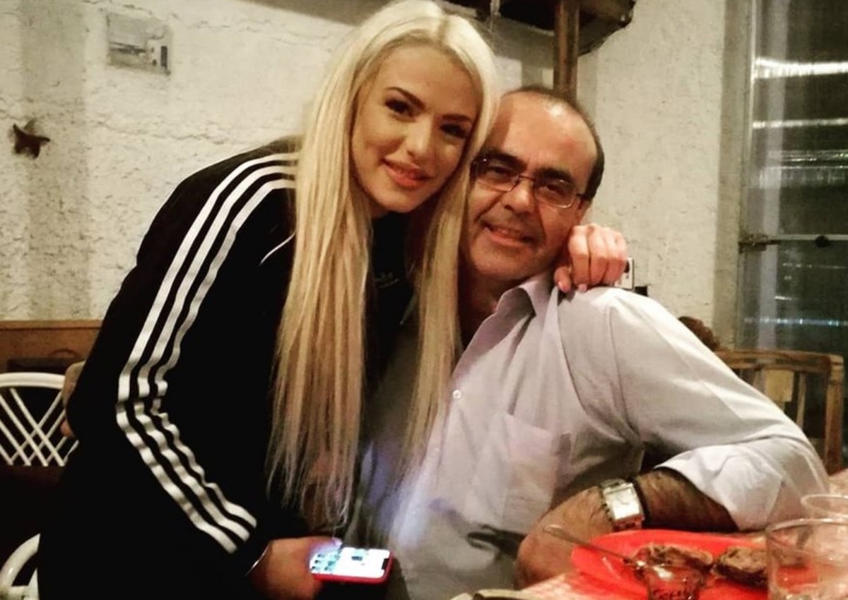Ο πατέρας της Στέλλας Μιζεράκη αποχαιρετά τον Πάνο Ζάρλα και συγκινεί
