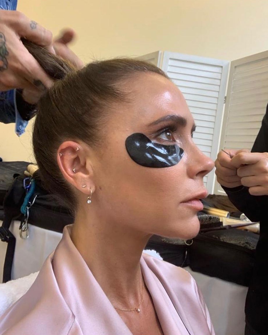 Η Victoria Beckham ετοιμάζει εταιρία καλλυντικών και αυτές είναι οι πρώτες behind the scenes φωτογραφίες!