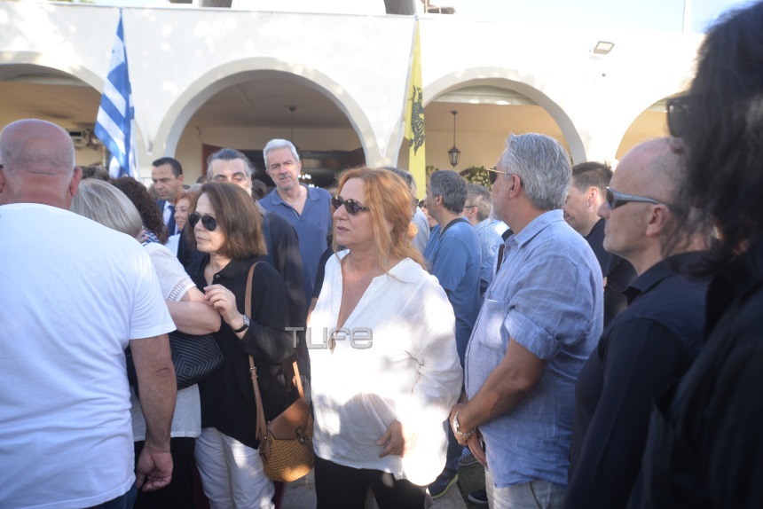 Γιάννης Σπάθας: Θλίψη στην κηδεία του - Το τελευταία αντίο στον «Socrates»