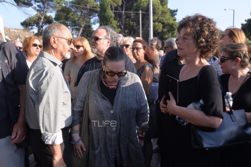 Γιάννης Σπάθας: Θλίψη στην κηδεία του - Το τελευταία αντίο στον «Socrates»