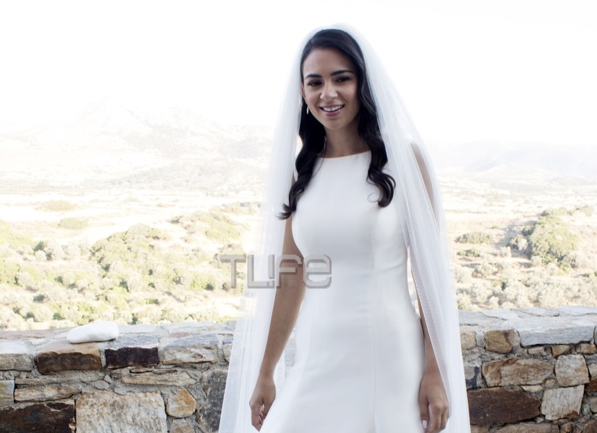 Έλενα Καρβέλα: Στιγμιότυπα από την προετοιμασία της νύφης, λίγο πριν παντρευτεί τον Κωνσταντίνο Μπογδάνο! [pics]