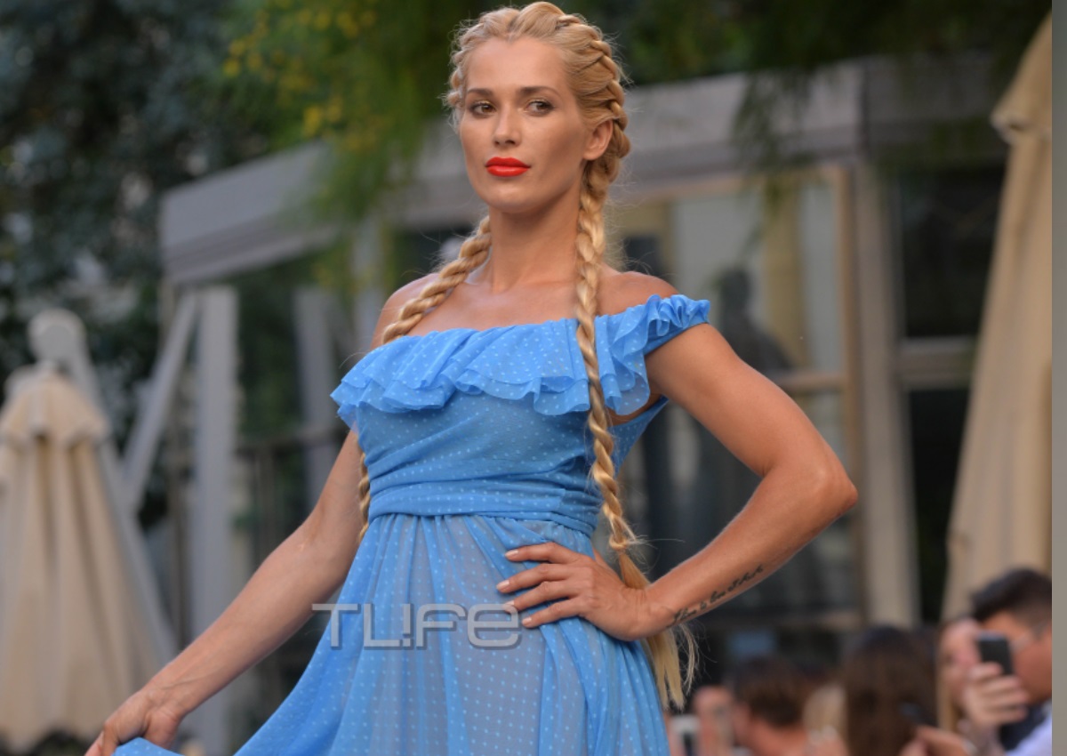 Βικτώρια Καρύδα: Έκλεψε τις εντυπώσεις στο fashion show του Βασίλειου Κωστέτσου! [pics]