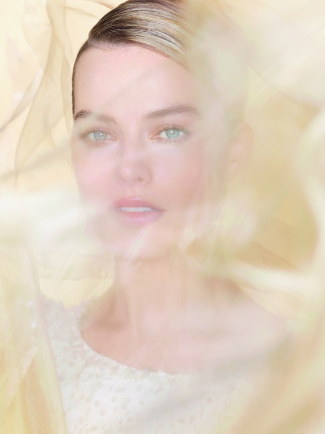 Η Margot Robbie είναι το πρόσωπο του νέου αρώματος Gabrielle Chanel Essence! | tlife.gr