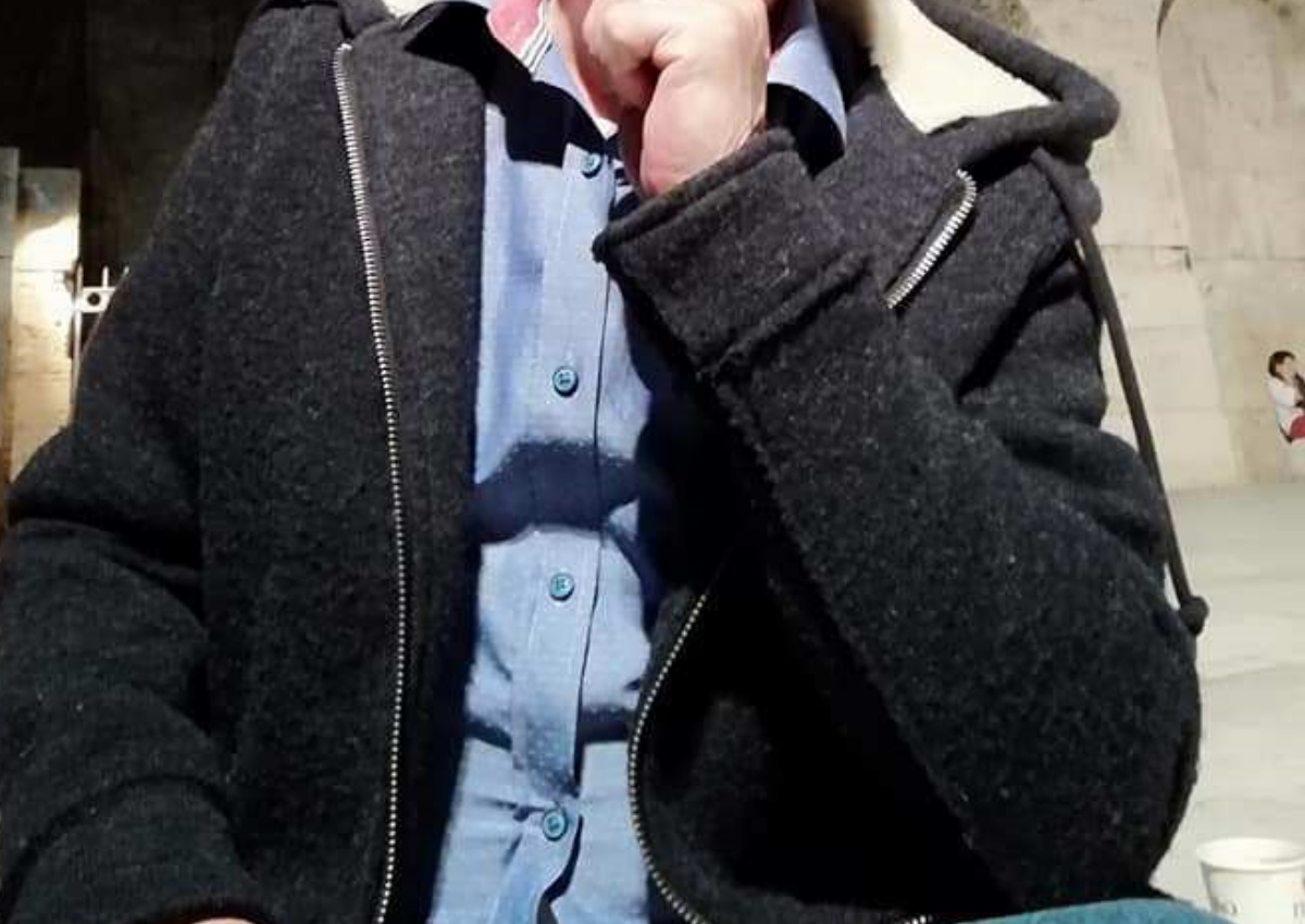 Γνωστός Έλληνας αποκαλύπτει: «Της είπα τι είχα κάνει στη ζωή μου, ότι είχα πάει με άντρες, ξεκάθαρα…»