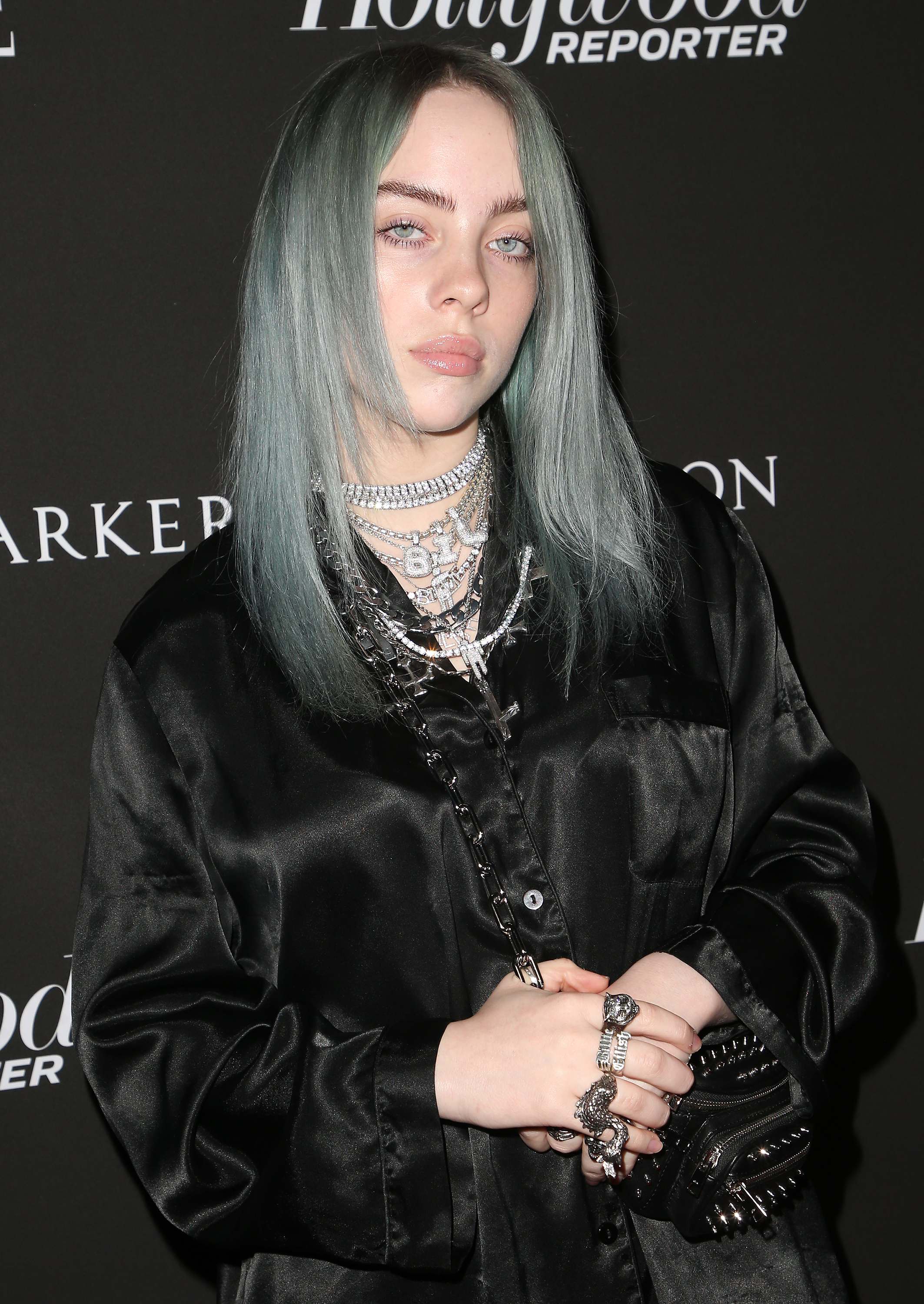 Billie Eilish: το νέο είδωλο της μουσικής σκηνής έβαψε τις ρίζες του πράσινες και οι fan ενθουσιάστηκαν!