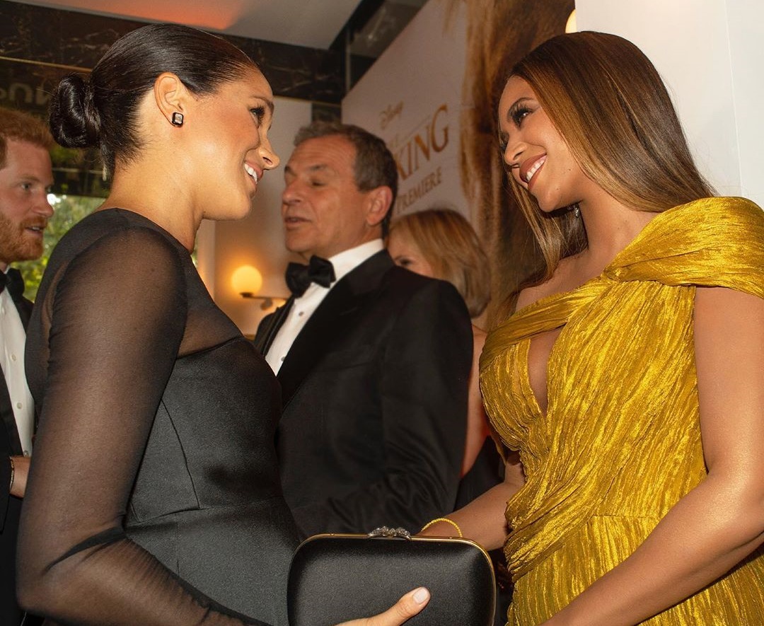 Έσπασε η Beyonce το βασιλικό πρωτόκολλο όταν συναντήθηκε με τη Meghan Markle;