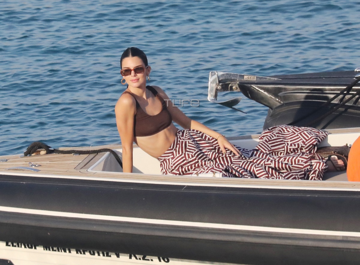 Kendall Jenner: Σκαφάτες διακοπές στην Μύκονο μαζί με φίλους [pics]