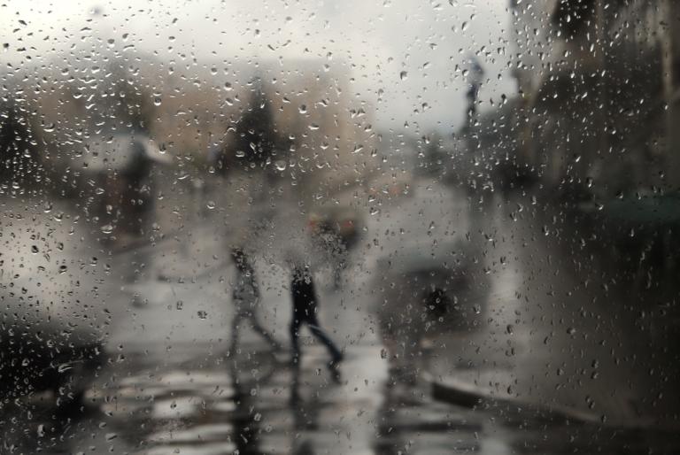 Βροχές και καταιγίδες θα πλήξουν αύριο την Κεντρική και Βόρεια Ελλάδα