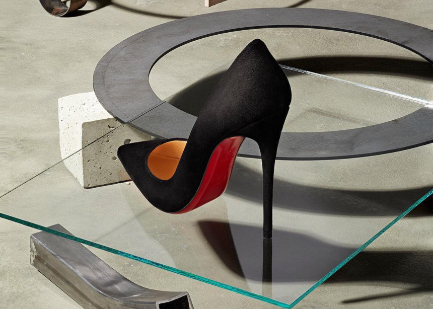 Ήξερες γιατί τα Christian Louboutin έχουν το χαρακτηριστικό κόκκινο χρώμα;