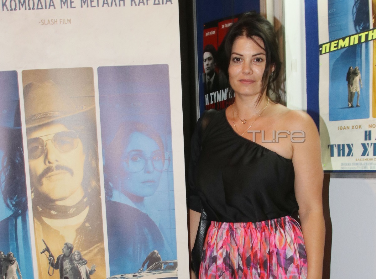 Μαρία Κορινθίου: Με άκρως καλοκαιρινό look σε επίσημη προβολή ταινίας [pics]