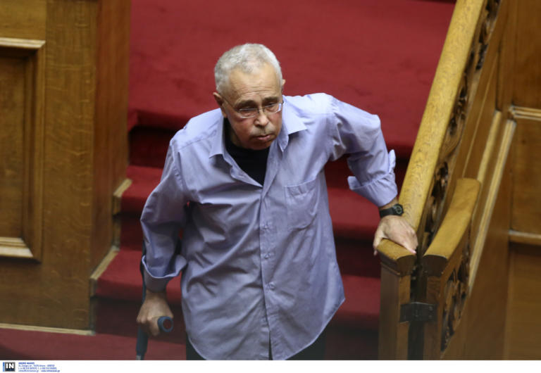 Ο Κώστας Ζουράρις δηλώνει: “Αν βγει ο Μητσοτάκης θα ζητήσω άσυλο στη Γαλλία”