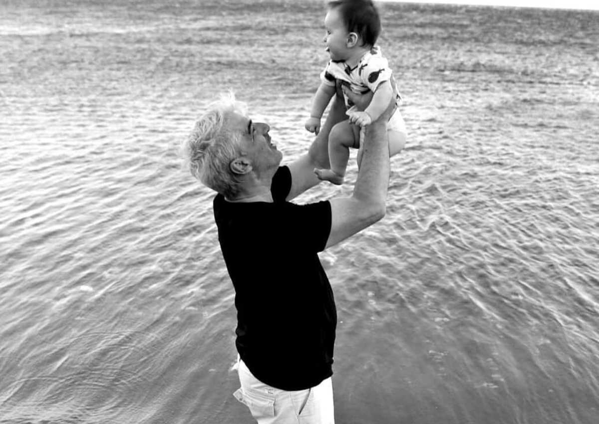 Σίμος Κεδίκογλου – Ελισάβετ Κατσαμάκη: Το πρώτο καλοκαίρι με τον 8 μηνών γιο τους! [pics]