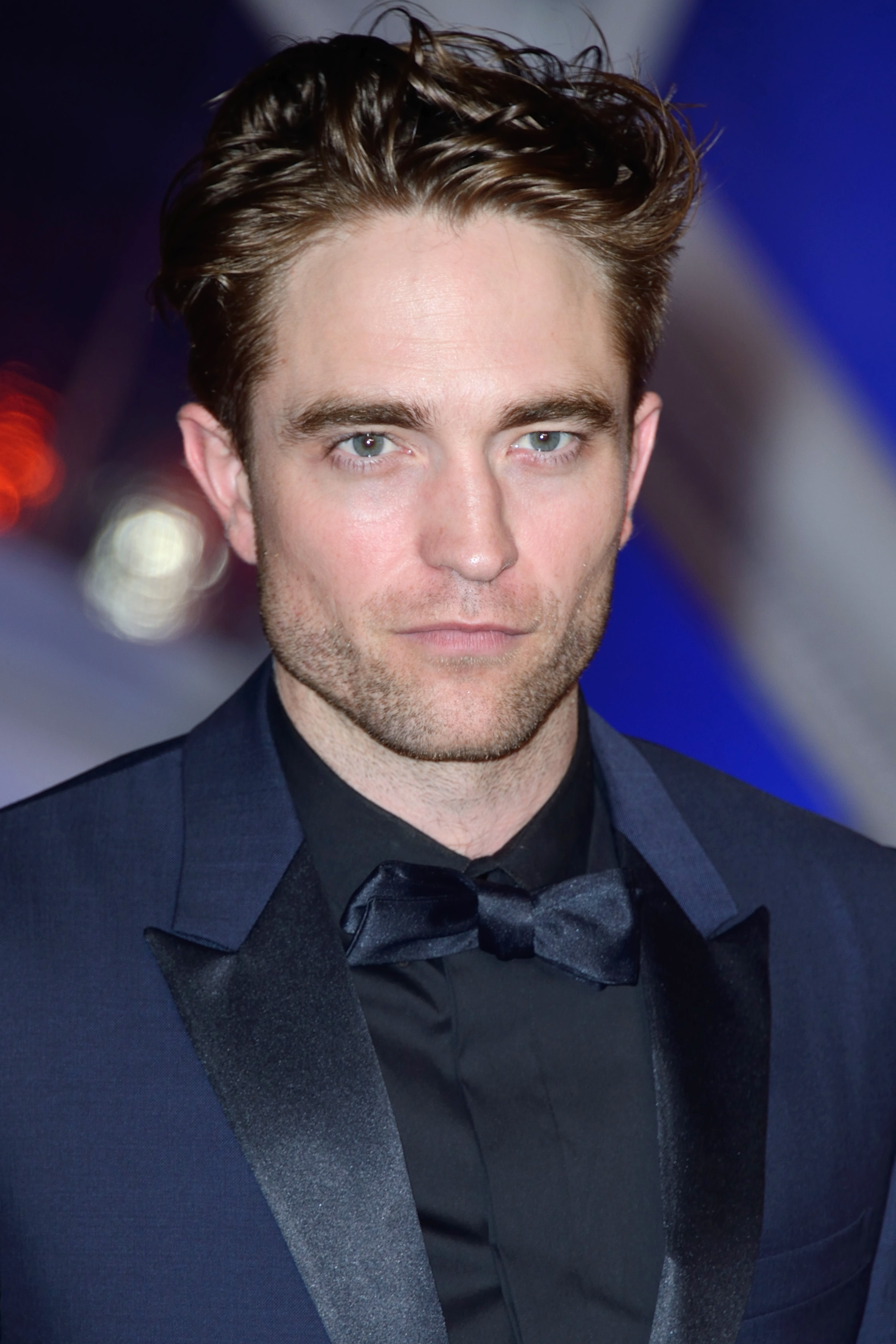 Ο Robert Pattinson στην νέα ταινία The King είναι ένας εντελώς άλλος άνθρωπος!
