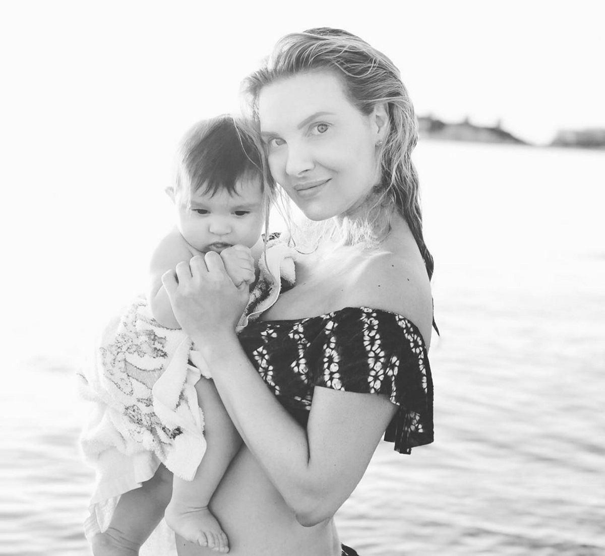 Χριστίνα Αλούπη: Βαφτίζει τον οκτώ μηνών γιο της! [pics]