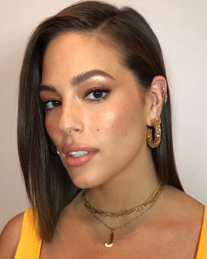 Τι κρύβει η Ashley Graham κάτω από το μακιγιάζ της; Μόλις μας έδειξε! | tlife.gr