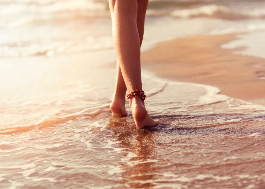 Μήπως να συνεχίσεις να περπατάς πάνω στην άμμο;