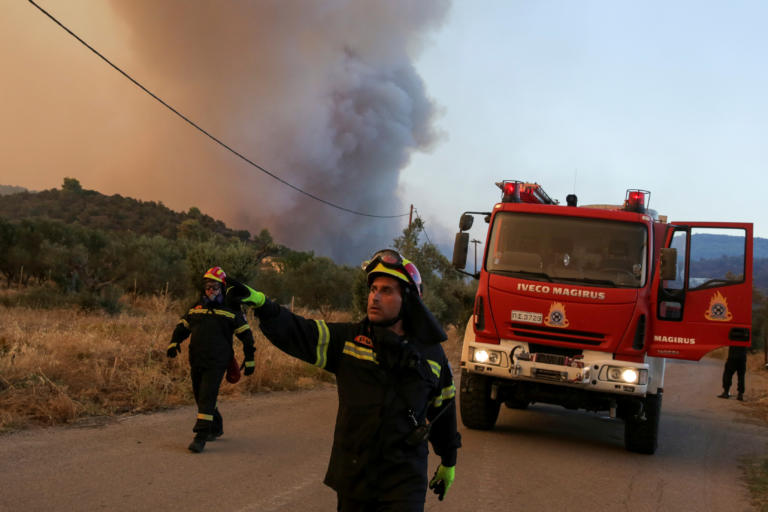 Νύχτα τρόμου στην Εύβοια – Ως τα 20 μέτρα έφθασαν οι φλόγες