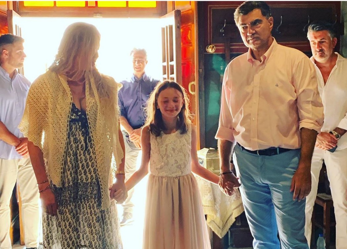 Αλεξάνδρα Πασχαλίδου: Βάφτισε την 11χρονη κόρη της με νονούς τον Γιάννη και την Μελίσσα Βαρδινογιάννη! [pics]