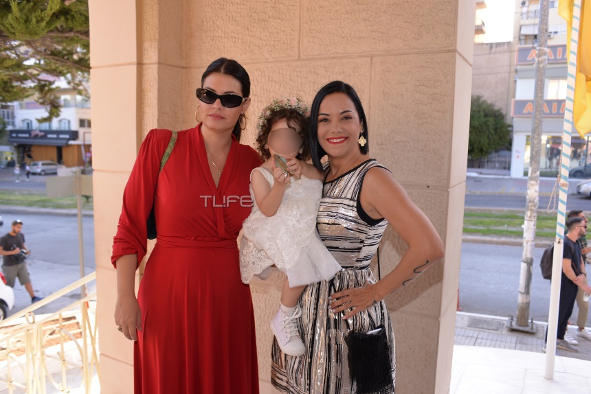 Κατερίνα Τσάβαλου: To άλμπουμ της βάφτισης της κόρης της με νονούς Κορινθίου - Αϊβάζη! (εικόνες)