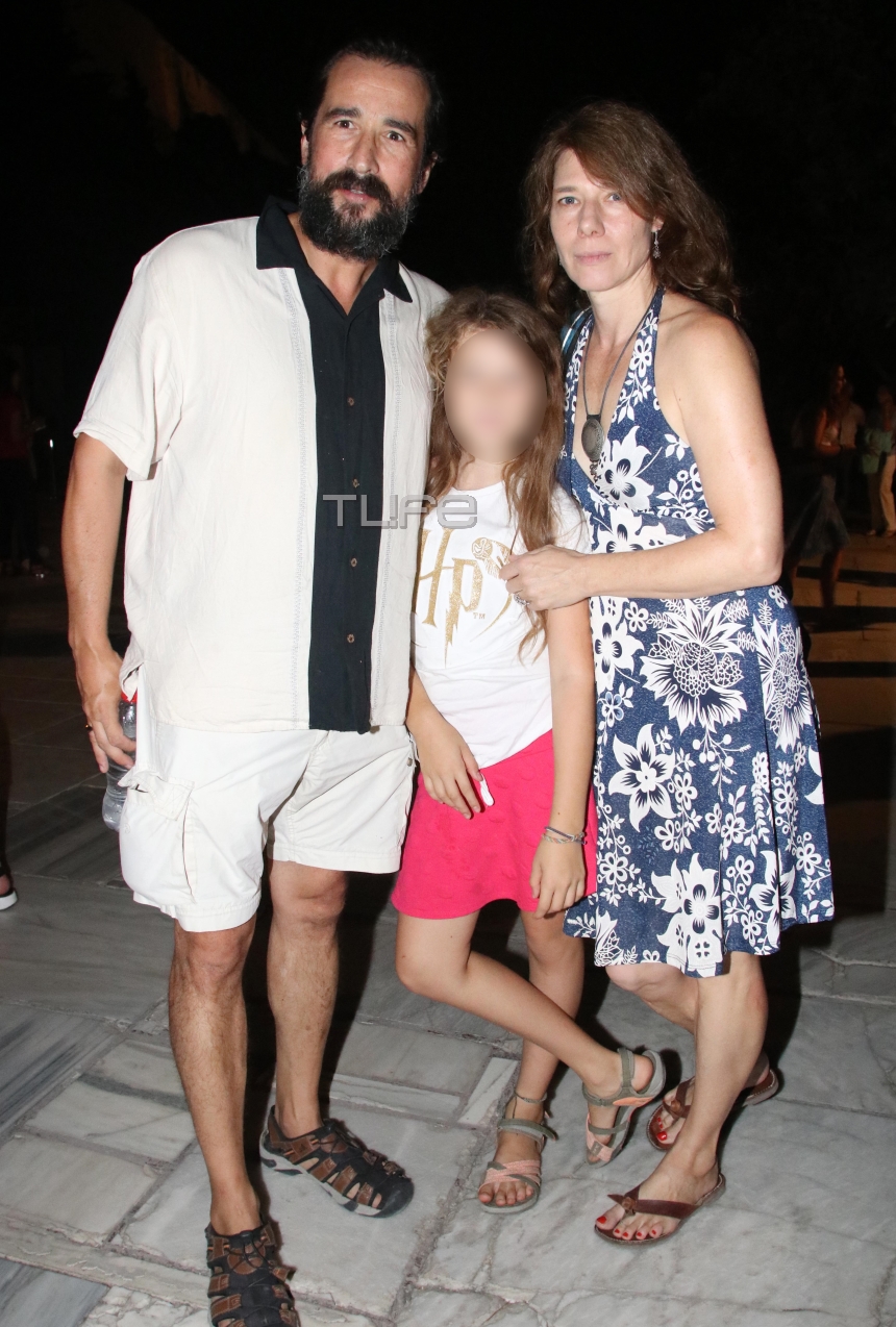 Τάσος Νούσιας: Σπάνια έξοδος με την σύζυγο και την κόρη του! (eik;ona)