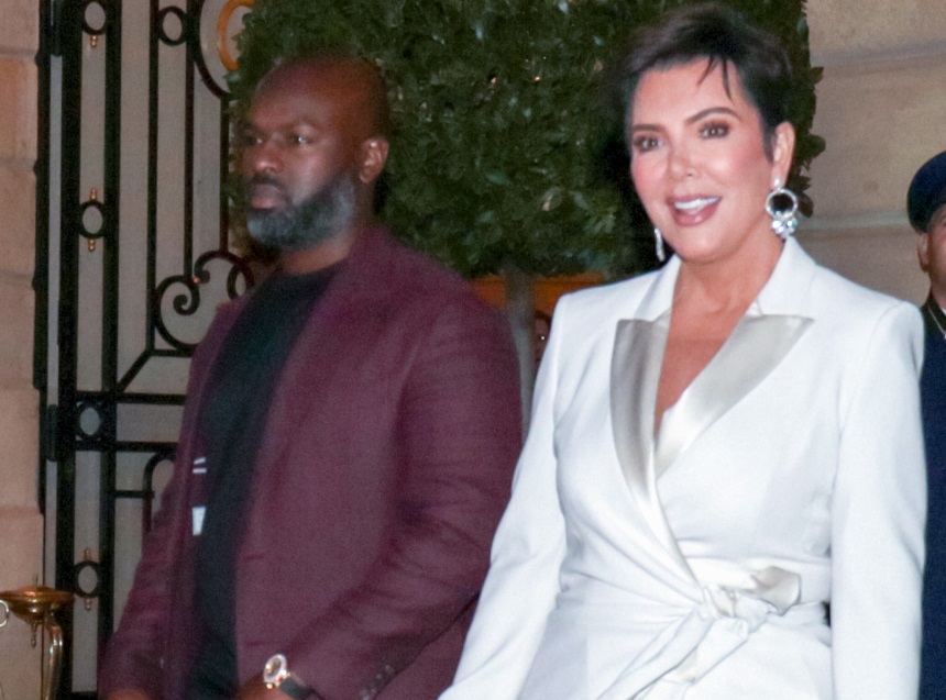 Kris Jenner: Η chic εμφάνιση της μητέρας των Kardashians στο πλευρό του 38χρονου συντρόφου της στο Παρίσι! [pics]