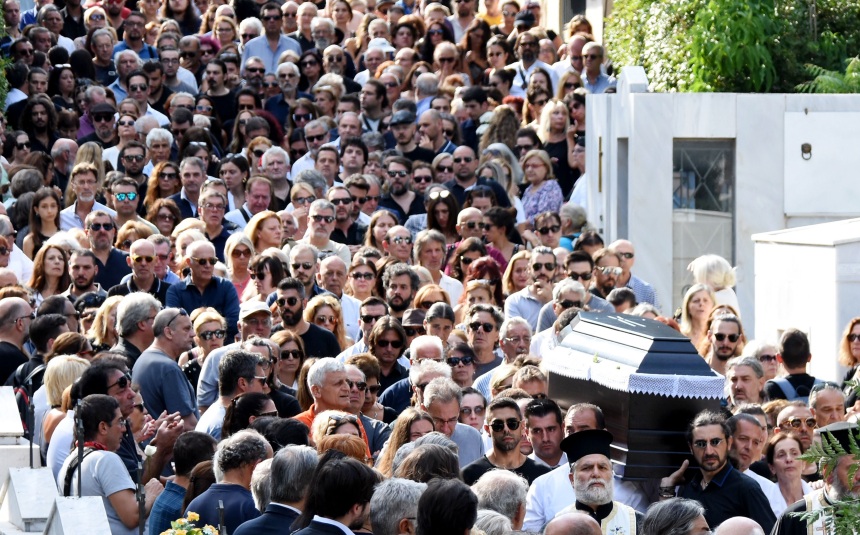 Το συγκλονιστικό τελευταίο χειροκρότημα στο Λαυρέντη Μαχαιρίτσα Βίντεο