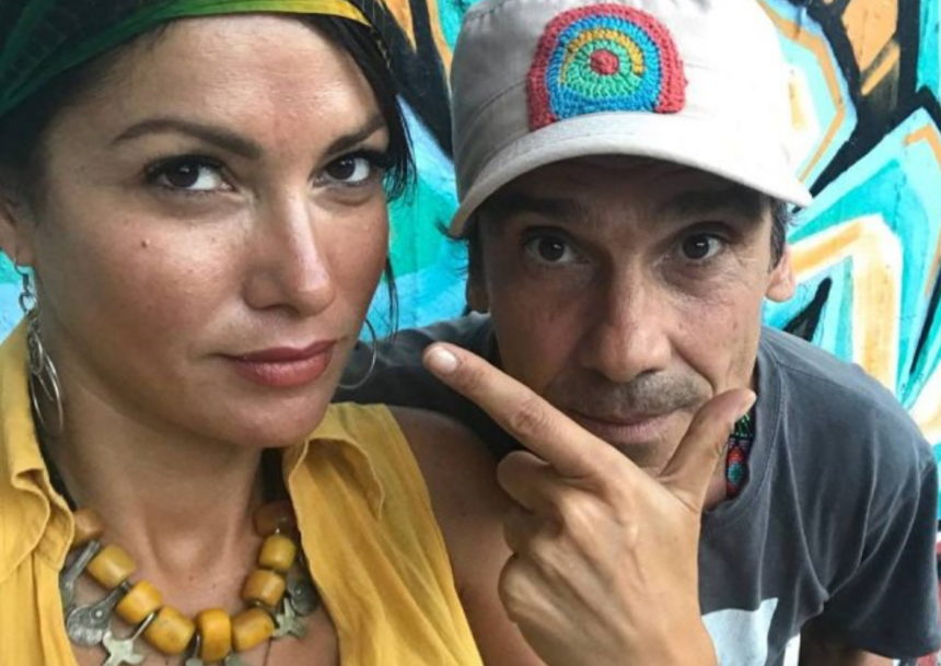 Βόμβα από την Κλέλια Ρένεση: «Ο Manu Chao δεν είναι συμβίος μου, ούτε πατέρας του παιδιού μου»