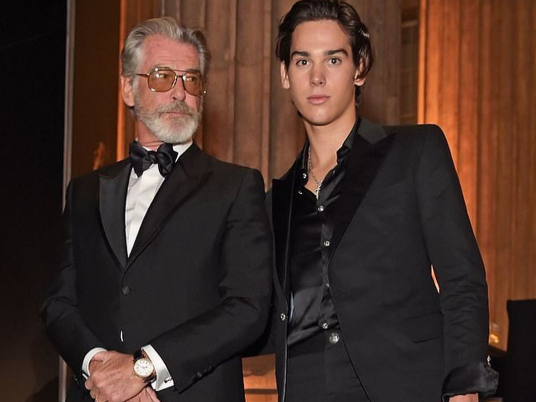 Ο Paris Brosnan βάδισε στην πασαρέλα κι ο μπαμπάς Pierce επευφημούσε! [pics]