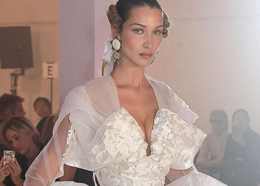 H Bella Hadid βρήκε το νυφικό των ονείρων της