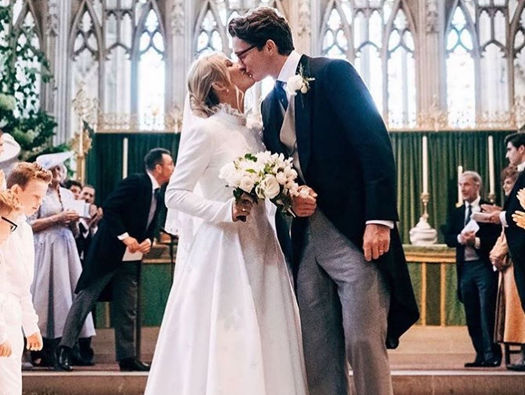 Ellie Goulding: Ο παραμυθένιος γάμος της τραγουδίστριας με γαλαζοαίματους καλεσμένους! [pics]