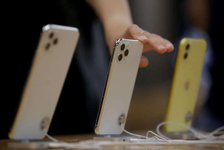 Εξαντλήθηκαν στην Ελλάδα τα νέα iphone πριν κυκλοφορήσουν!