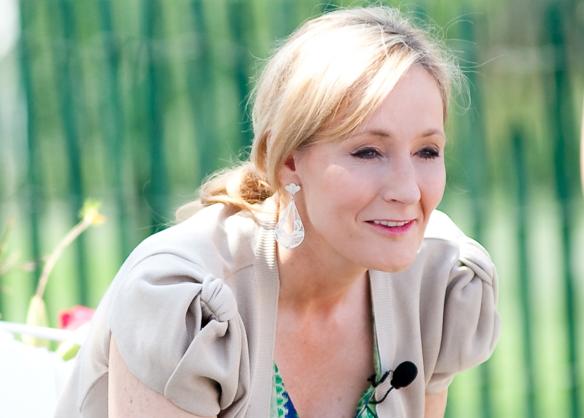 J.K. Rowling: Η συγγραφέας των βιβλίων Χάρι Πότερ στηρίζει τις έρευνες για τη σκλήρυνση κατά πλάκας!              