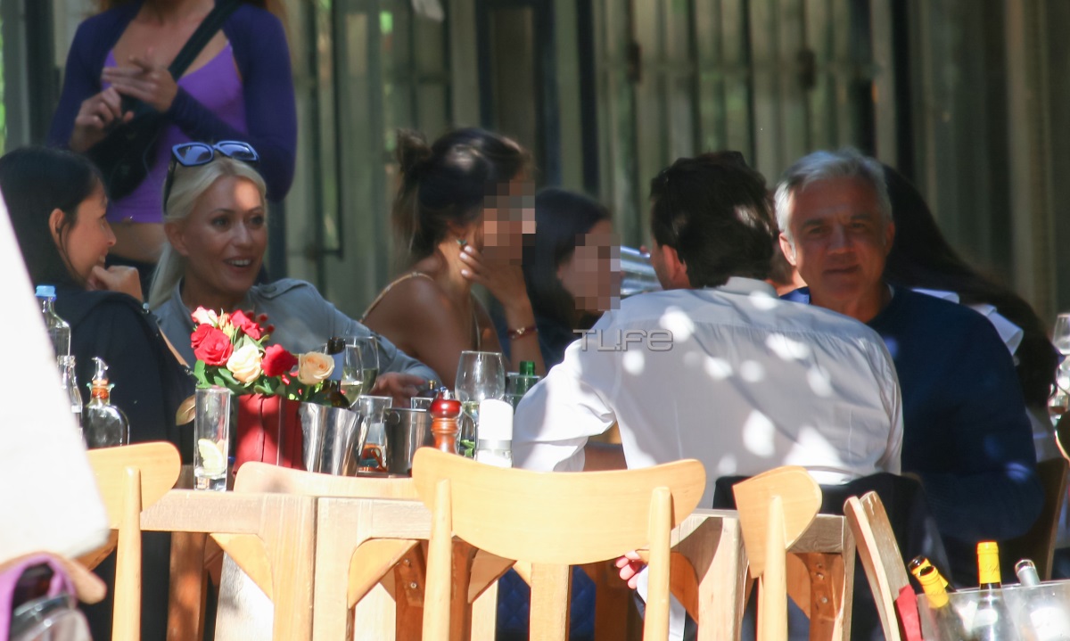 Μαρία Μπακοδήμου – Δημήτρης Αργυρόπουλος: Γεύμα στο κέντρο της πόλης με φιλική παρέα για το πρώην ζευγάρι [pics]