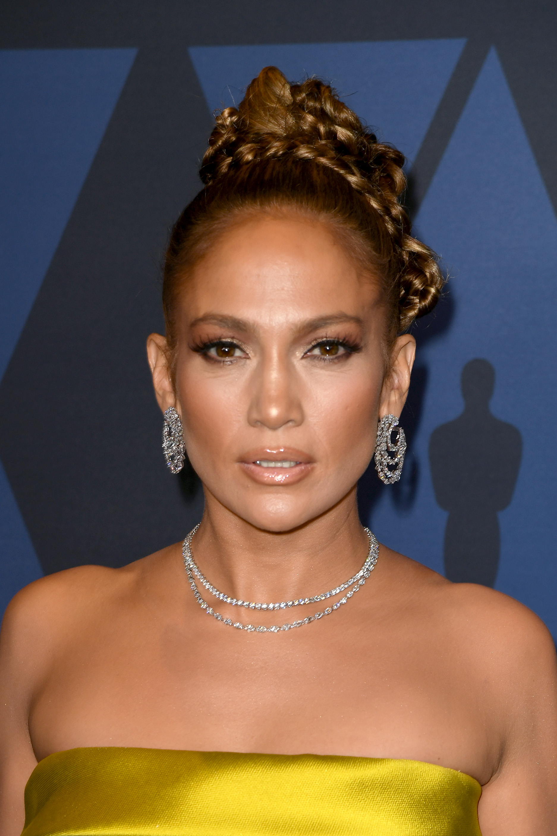 Η Jennifer Lopez έφερε αέρα παλιού Χόλιγουντ στο κόκκινο χαλί με αυτό το χτένισμα!