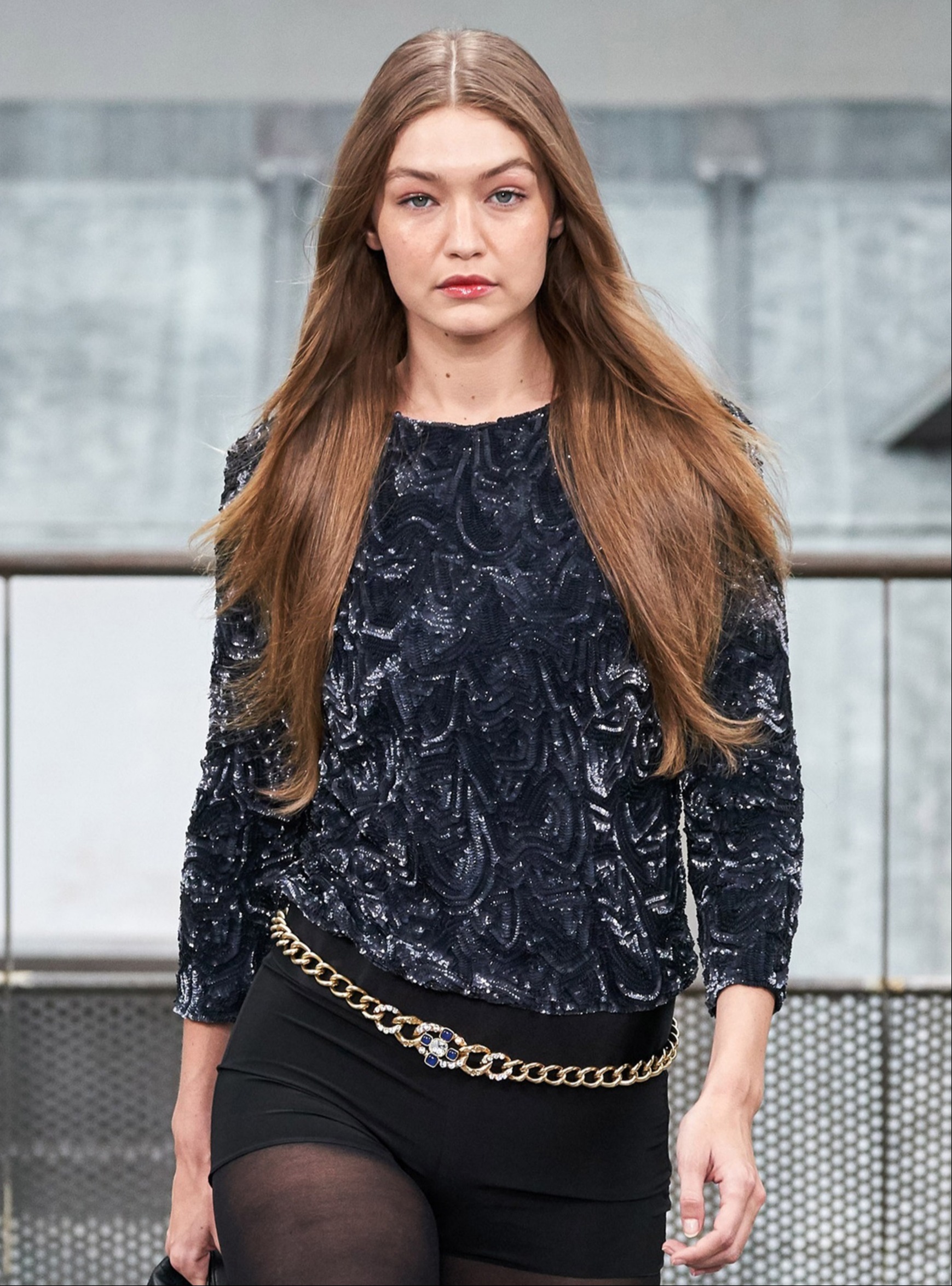 Η Gigi Hadid είναι το πρόσωπο ενός νέου αρώματος που πρέπει να μυρίσεις ο-πωσ-δή-πο-τε!