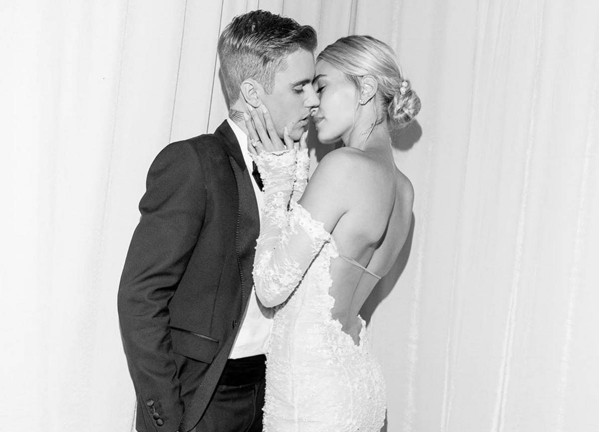 Justin Bieber – Hailey Bieber: Οι νέες φωτογραφίες από τον παραμυθένιο γάμο τους!