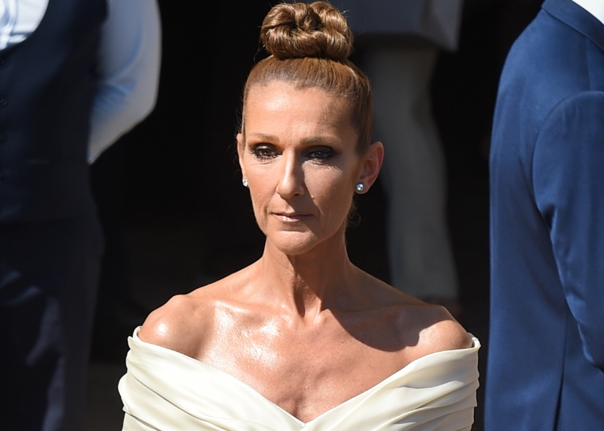 Η Celine Dion παίρνει μαντηλάκια ντεμακιγιάζ και ξεβάφεται στα μισά του νέου της βίντεο κλιπ!