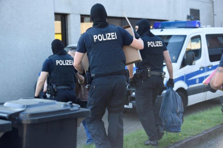 Σοκ στη Γερμανία: Πυροβολισμοί σε συναγωγή