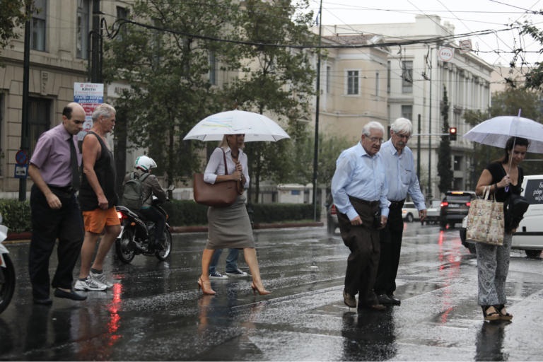 Καιρός: Τέλος το «καλοκαίρι» – Έρχονται βροχές και πτώση θερμοκρασίας