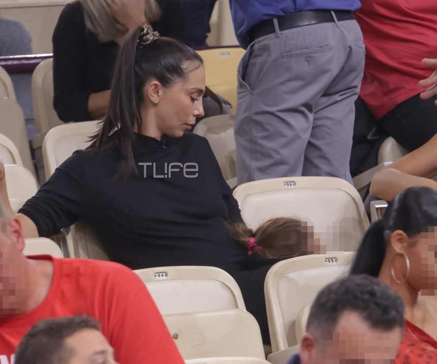 Ολυμπία Χοψονίδου: Στο γήπεδο για να δει… Σπανούλη στον 7ο μήνα της εγκυμοσύνης της! [pics]